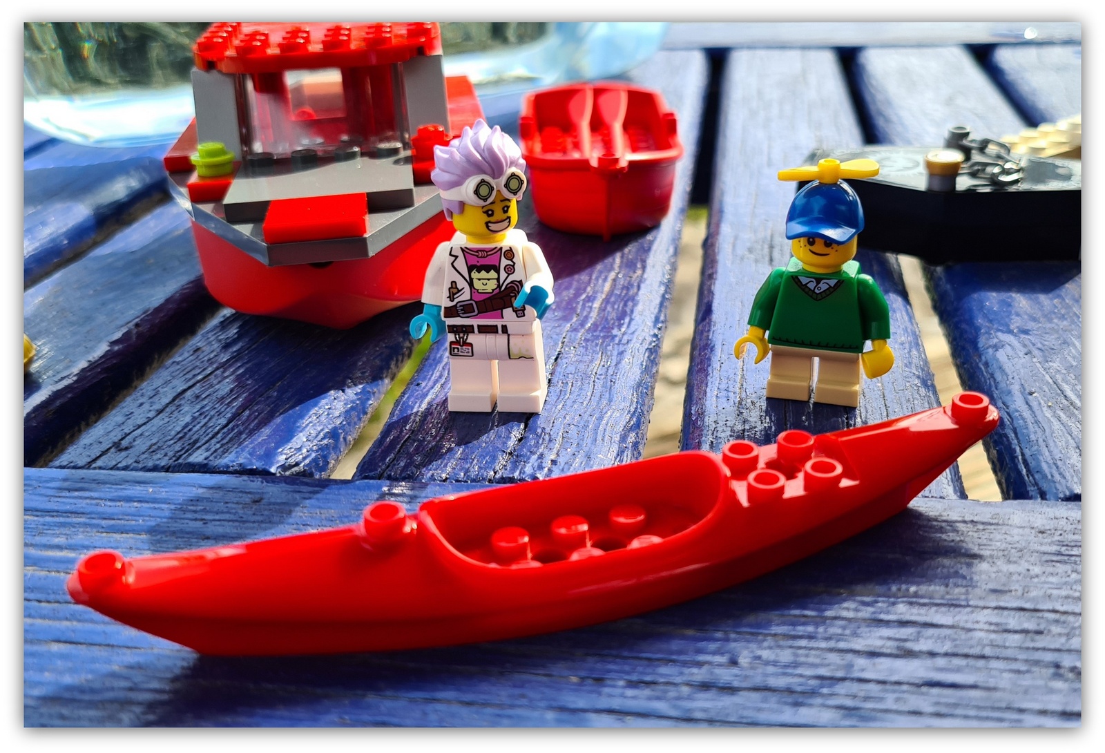 Does LEGO Float Experiments with Bricks and Minifigures