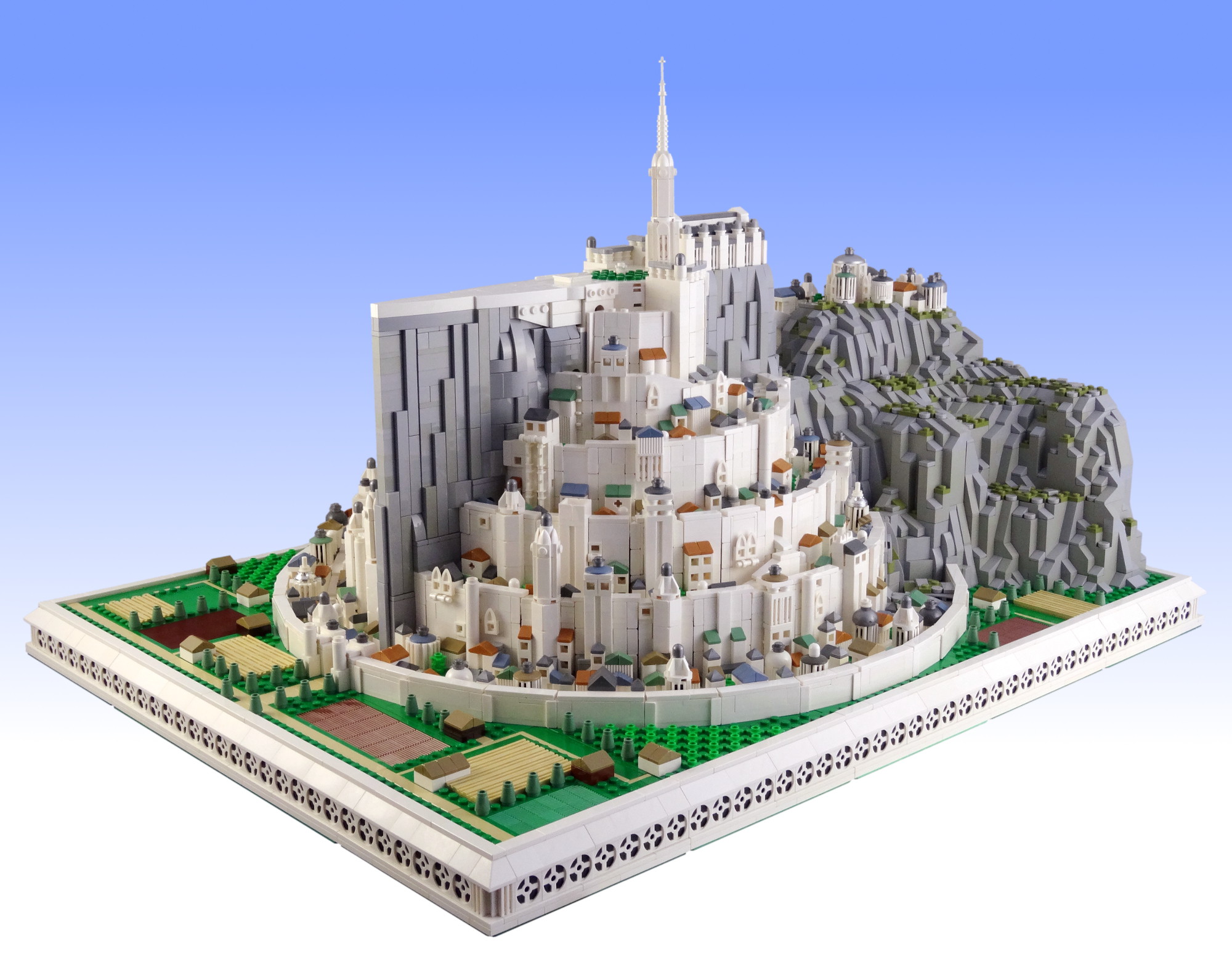 Microscale Minas Tirith by Koen Zwanenburg : r/lego