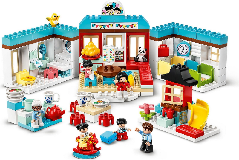 LEGO Duplo Happy Childhood Memories Set Image